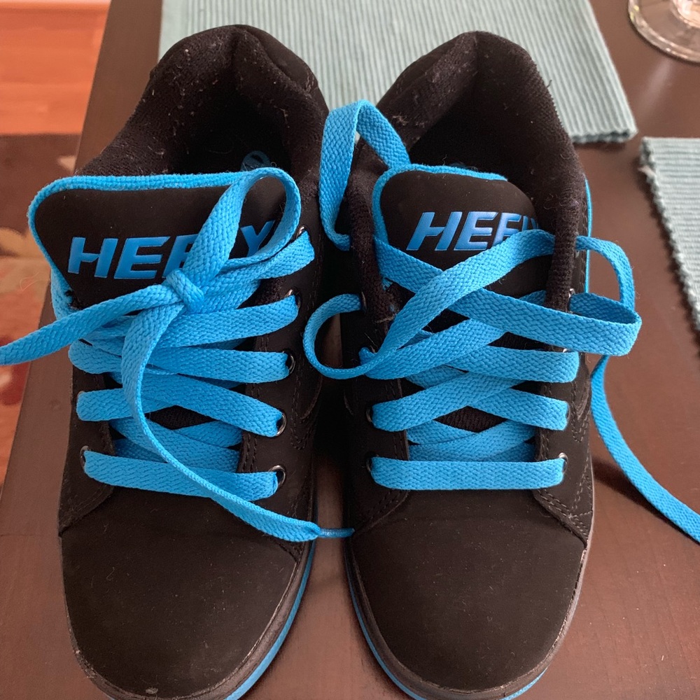 Heelys skate shoes